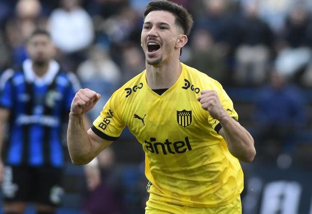 Silvera jugó las dos ultimas ediciones de la Copa Libertadores. Convirtió 8 goles en 20 partidos. Central le echó el ojo.