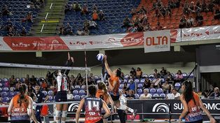 Estudiantes de La Plata cerró un gran fin de semana, derrotó a San José y es puntero de la Liga.