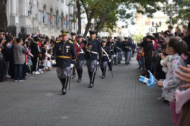 Tedeum, desfile cívico-militar y fiesta patria: Santa Fe celebró el 25 de Mayo con una multitudinaria jornada