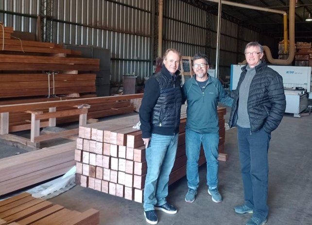 Bordet propone incentivos fiscales para incorporar tecnología en la forestoindustria.