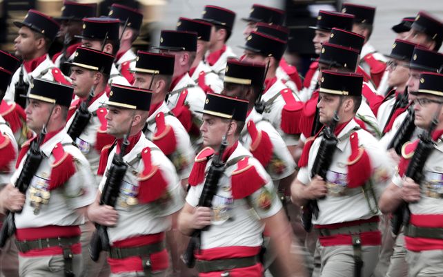 Las imágenes del desfile en Francia por el Día de la Independencia