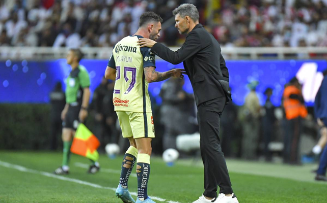 Gran presente de los DT Cocca y Ortiz en la Liga de México