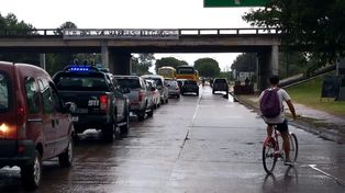 Puente Carretero: colgaron una ingeniosa sugerencia ante las demoras en el tránsito