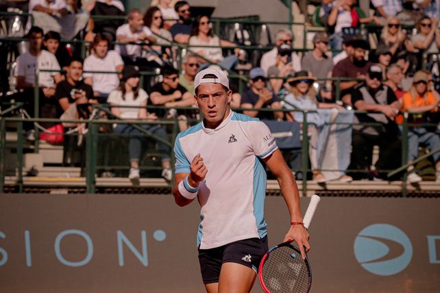 Sebastián Báez derrotó con esfuerzo a Ricardas Berankis por 7-6 (6)