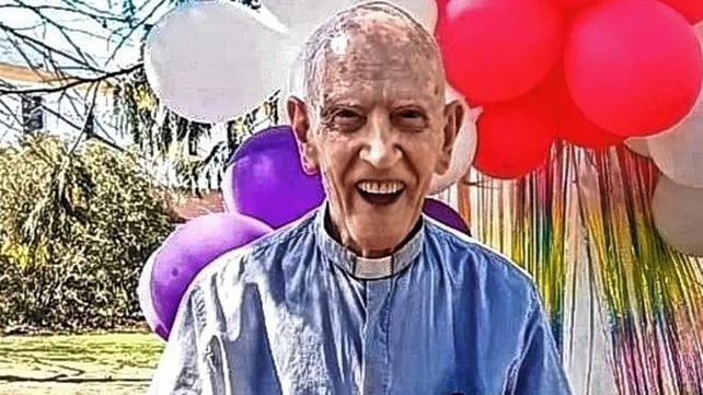 El sacerdote Luis But Toller festejó sus 90 años