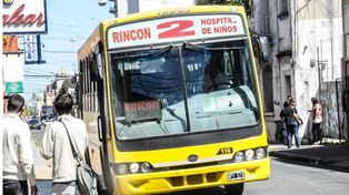 Los vecinos de El Pozo vuelven a reclamar por problemas con la línea 2