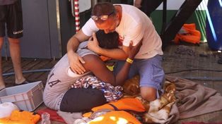 El barco de migrantes Open Arms no puede viajar a España