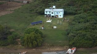 La escuela de la Sección Islas de Victoria (Entre Ríos). Alejada de la red eléctrica, cuenta con baterías y equipos de generación fotovoltaica.