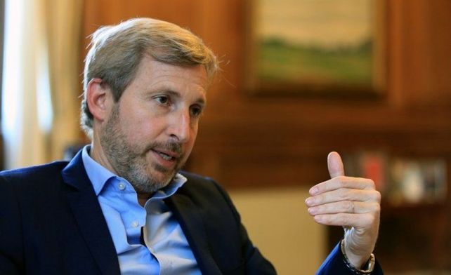 Negociación. El ministro busca consensuar con la oposición cómo pagar la compensación.