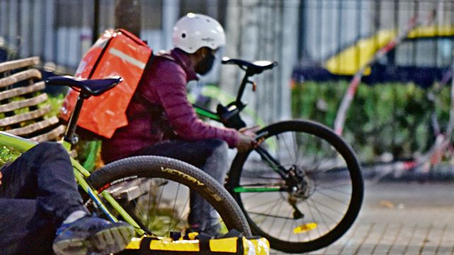 Un importante n&uacute;mero de personas de colectivos migrantes son trabajadores de actividades esenciales en la pandemia