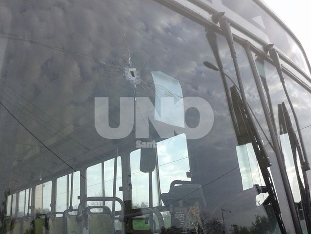 Un policía asesinó a un ladrón que quiso robar en un colectivo de la Línea 14