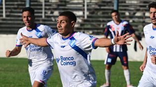Por un salto de&nbsp; calidad.&nbsp; Juan Cruz Vega tiene todo acordado para sumarse a Deportivo Riestra.&nbsp;