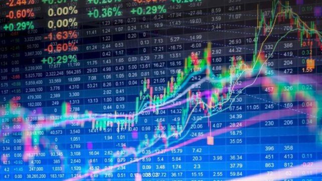 Otra fuerte caída de los bonos en dólares: el riesgo país se dispara y vuelve a superar los 700 puntos