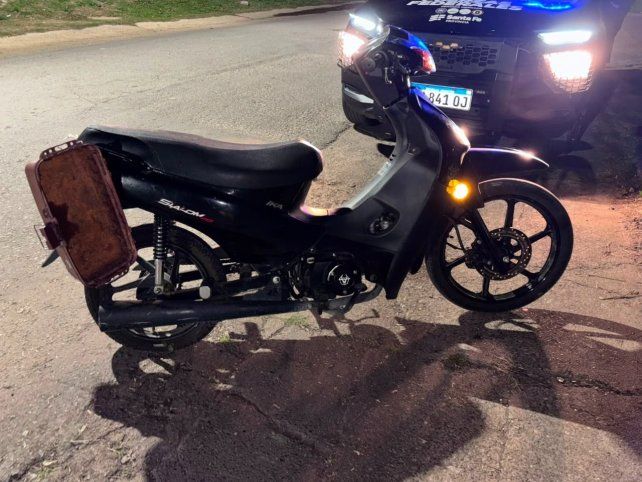 El rodado de 110 cc fue hallado tras la balacera en Unión al 2700.