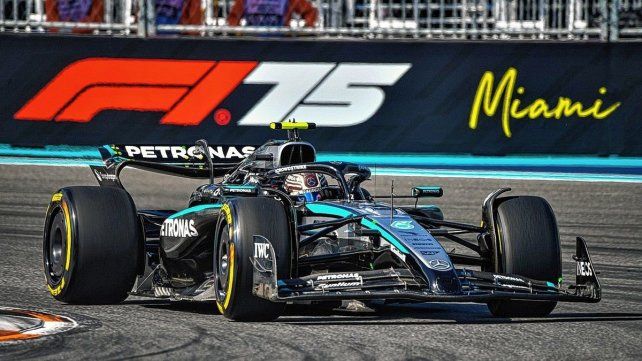 El piloto de solo 18 años logró su primera pole position dentro de la máxima categoría.