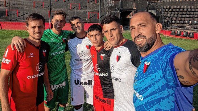 Colón presentó en redes su nuevo modelo de camiseta