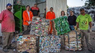 Recuperadores de residuos de la Cooperativa Creando Valores, de General Ramírez realizan un gran trabajo