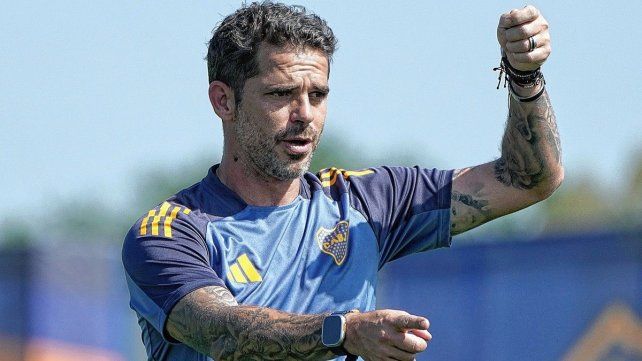 Fernando Gago hace cuatro cambios y vuelve a su esquema favorito.