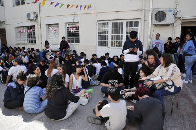 Unos 500 estudiantes pudieron disfrutar de representaciones teatrales, producciones audiovisuales y juegos.