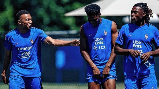 Francia juega ante Senegal.