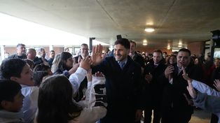 “Este pueblo de gente humilde me dio todo lo que soy hoy y los valores que intento transmitir desde el Gobierno. Los pueblos pequeños le aportan mucho a la Argentina con su trabajo, su esfuerzo y su producción, aunque muchas veces reciben mucho menos de lo que merecen”, sostuvo el mandatario santafesino.