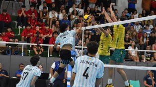 El talentoso Máximo Mendoza fue el único embajador rosarino en el Sudamericano de vóley. El punta de Sonder es una fija en este proceso de la selección argentina U17.