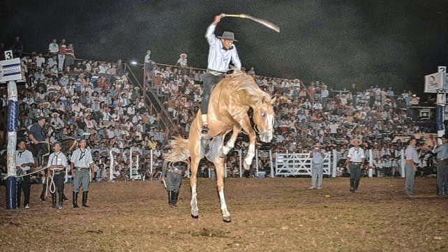 El jueves comienza la 51° edición del Festival de Jineteada y Folclore de Diamante. Habrá 20 tropillas y 350 montas. Los organizadores estiman que las cifras de asistentes superará la edición 2022