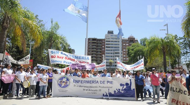 “Hartos” de no ser escuchados, los enfermeros reclamaron en su día