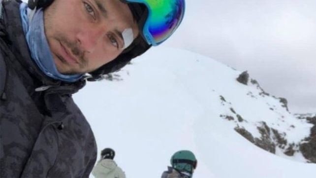 Josué Alonso estuvo casi una hora enterrado en la nieve hasta la cabeza y fue rescatado.&nbsp;