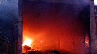 Incendio en una vivienda de Estación Puiggari: se originó por un descuido al encender una churrasquera