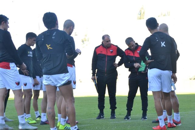 El plantel sabalero viaja a las 15 a Asunción desde el Aeropuerto Metropolitano