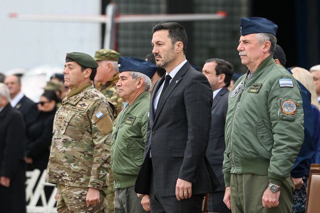 Los senadores de Unión por la Patria pedirán la interpelación del ministro de Defensa