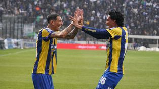 Ángel Di María y Enzo Giménez celebran el gol del paraguayo. El córner lo ejecutó Fideo.&nbsp;