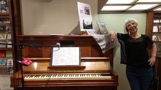 La artista rosarina Silvina Gandini es la productora de los dos conciertos “3 pianistas revisitando a Satie” que tendrán lugar este fin de semana
