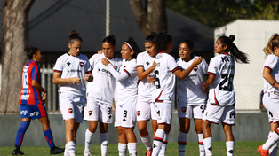 Newells lidera el torneo de primera en su rama femenina.