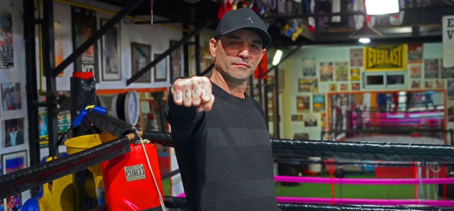 El Niño Alanis, de ser jockey al boxeo y hasta bajarse del ring por un problema en un ojo