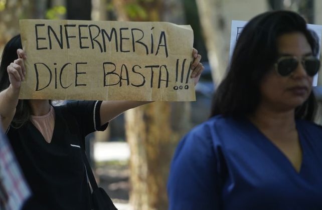 Los enfermeros se concentraron en la plaza San Martín.&nbsp;