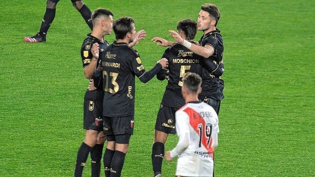 Se sorteó la localía para la final entre Colón y River