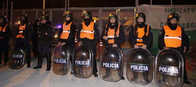 Se registraron incidentes en La Matanza cuando Gendarmería intentó liberar la salida de los camiones