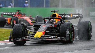Max Verstappen trasladó su dominio bajo la lluvia a Canadá