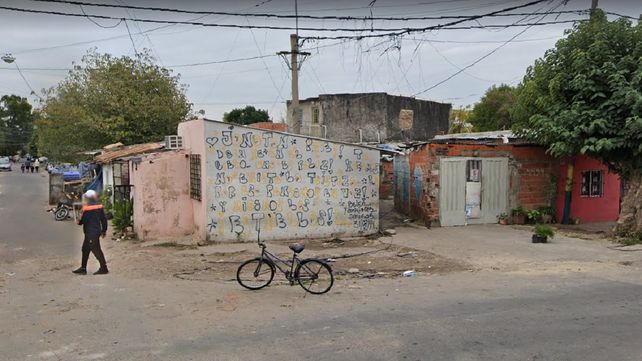 El ingreso del pasillo de Servando Bayo al 2100 donde fue atacada la madre del adolescente Kevin Nieri.