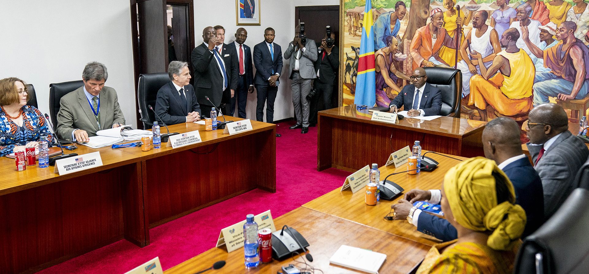 El secretario de Estado, Antony Blinken, se reúne con el primer ministro de la República Democrática del Congo, Jean-Michel Sama Lukonde, en el Primature en Kinshasa, Congo, el miércoles 10 de agosto de 2022. Blinken está en un plan de diez días viaje a Camboya, Filipinas, Sudáfrica, Congo y Ruanda.