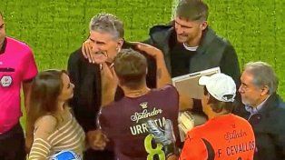 Bauza reapareció en público y emocionó a los hinchas de la Liga de Quito