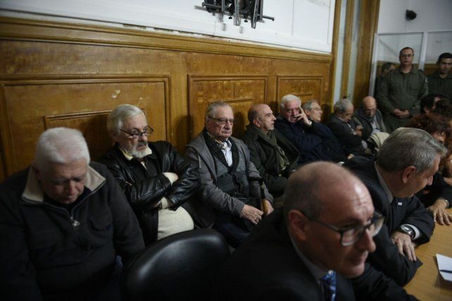 Veredicto. Los acusados escuchan la sentencia en los Tribunales Federales de Rosario. (Gentileza La Capital)