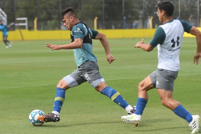 Corre con ventaja. El juvenil Almada se perfila para ser titular en Mar del Plata frente al tiburón.