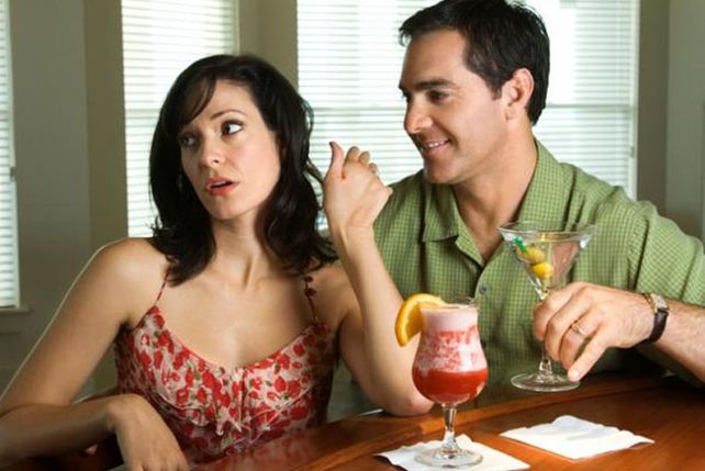 Conocé cuáles son las mentiras más comunes de hombres y mujeres en la primera cita