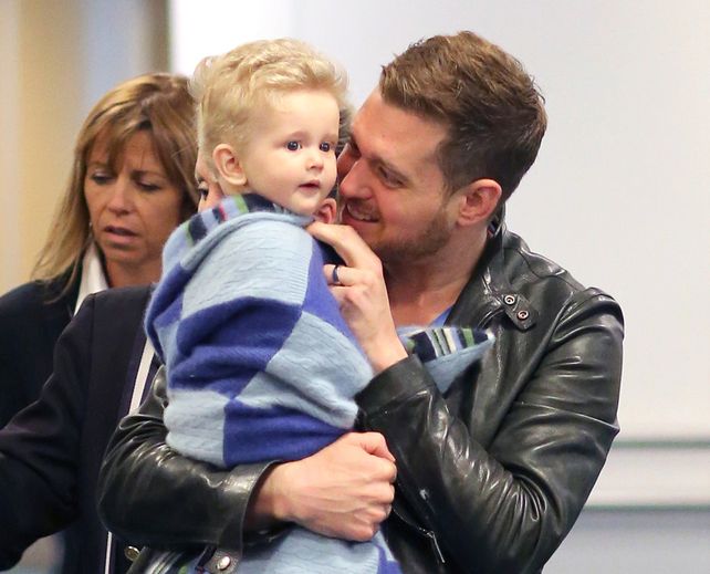 Michael Bublé no cantará de nuevo hasta que su hijo se recupere