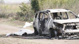 Una mujer asesinada a balazos fue hallada en un camino rural de las afueras de la ciudad.&nbsp;