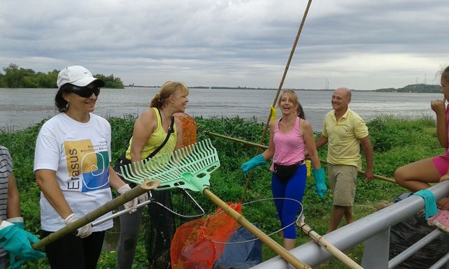 Finalizaron las tareas de limpieza en la costa del río Paraná