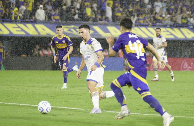 Sebastián Ferreira jugó sus últimos minutos frente a Boca. Todavía no tiene goles en Central.